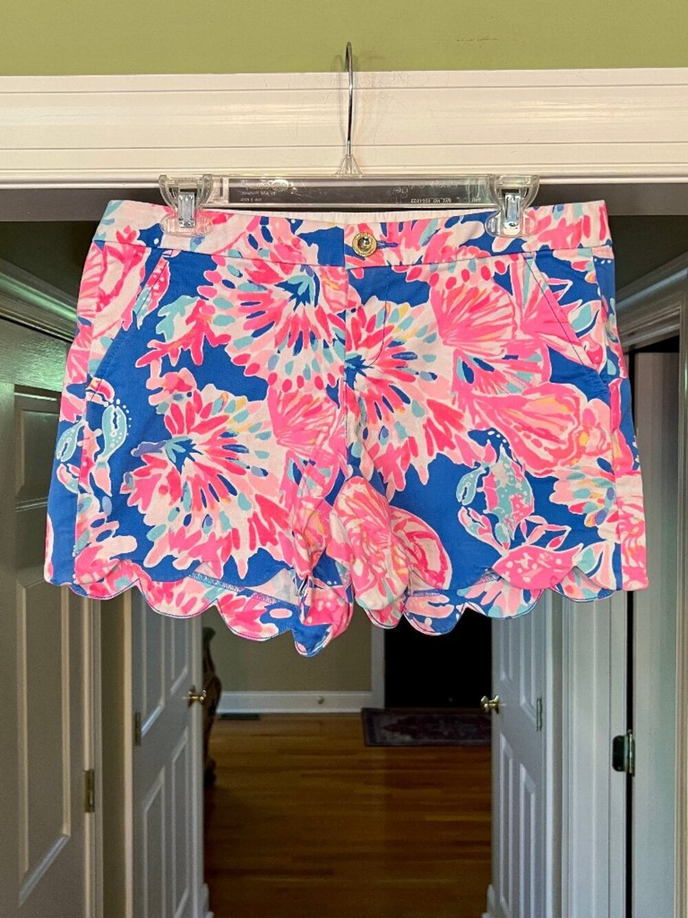 EUC Lilly Pulitzer Buttercup Stretch Shorts in Bennet Blue Bay Dreaming Size 6